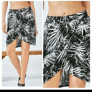 FABLETICS Clarissa Black & White Skirt Sz S